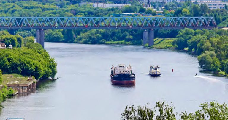 Fuel consumption monitoring of river vessels. DFM CAN flow meters with S6 Technology