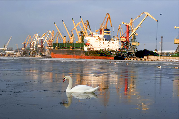 Puerto franco de Ventspils - Las aguas del puerto no se congelan, ni siquiera en temperaturas muy bajas