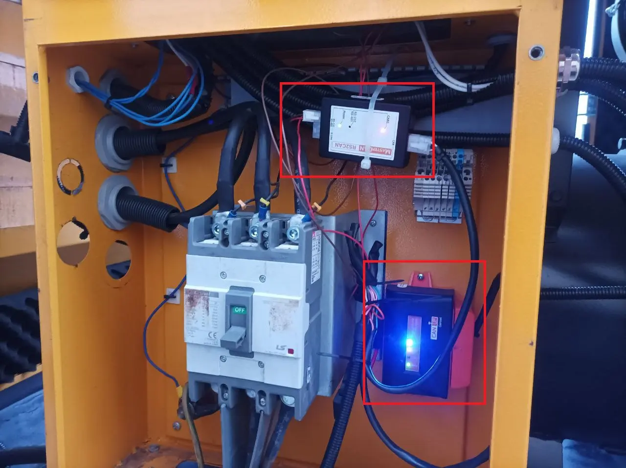 MasterCAN RS2CAN and CANUp Genset telematics gateway